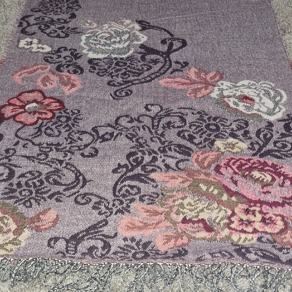 Charming Charlie Accessories - Charming Charlie Purple Floral Scarf Wrap